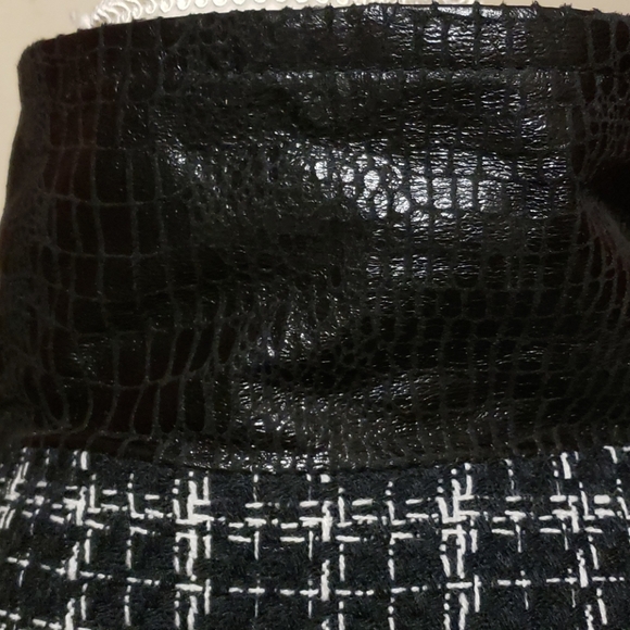 MAX NEW YORK BELTED WAIST BLACK & WHITE COAT SZ 4 - Picture 9 of 16